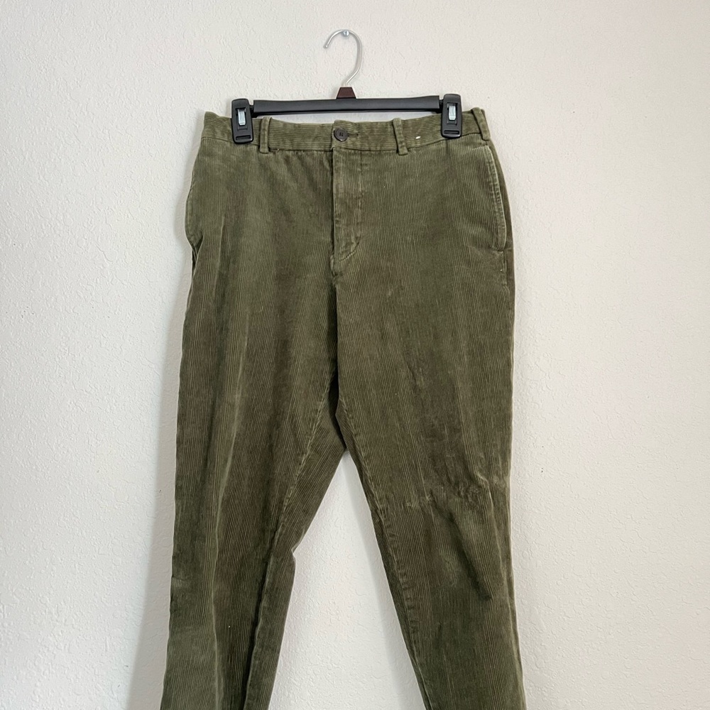 Green Corduroy Pants from UNIQLO! 🌿